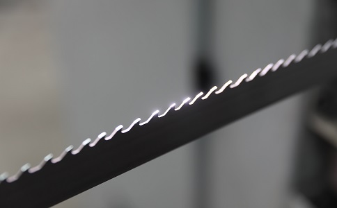 阿坝双金属带锯条产生切削噪音的原因具体有哪些？